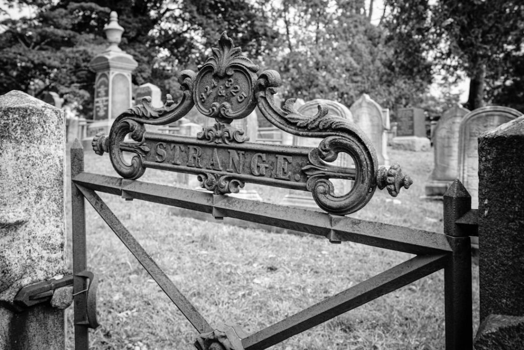 Photo cemetery gates